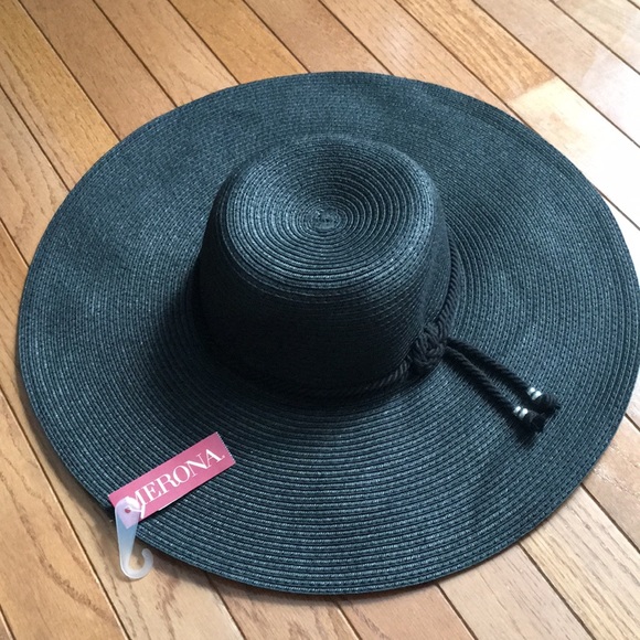 NWT summer beach hat - Picture 1 of 4